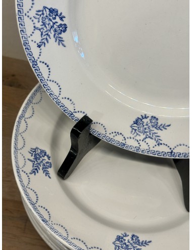 Dinner plate - St. Amand - semi vitrerie - décor with blue flowers and border decorations