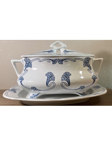 Tureen / Cover dish with saucer - Onnaing France - décor GRANIT ALGESIRAS in blue