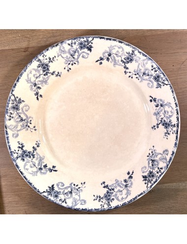 Plate - large round model - Longwy - jeans blue rim with a décor of flowers and garlands
