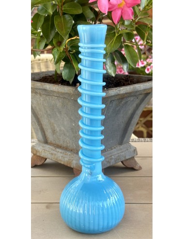 Vaas - uitgevoerd in blauw/azuurblauw OPALINE glas