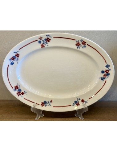 Plate - flat, oval, model - St. Amand Ceranord - décor SENLIS executed in blue/red spray decor