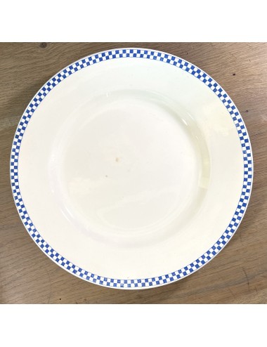 Plate - round model - Opaque de Sarreguemines Geschutzt - décor with border of blue cubes