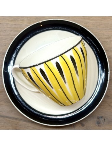 Cup and saucer - Petrus Regout - model AUDREY - décor hand-painted in yellow and blac