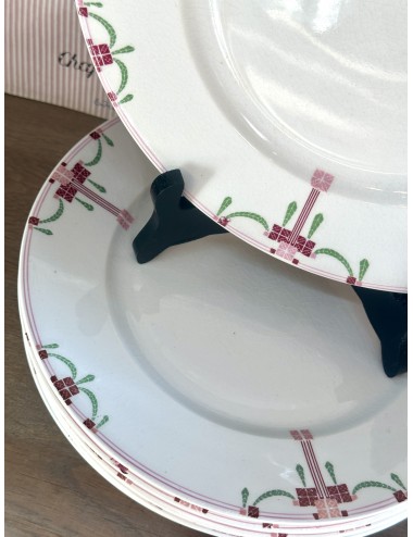 Ontbijtbord / Dessertbord - Societe Ceramique Maestricht - décor 878 uitgevoerd in rood, roze en groen