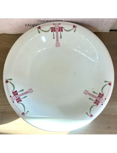 Tazza / Presentation dish - low model - Petrus Regout - décor 878 executed in red, pink and green