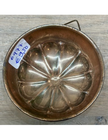 Baking mold / Pudding mold - made of copper, inside, with a metal colored outside