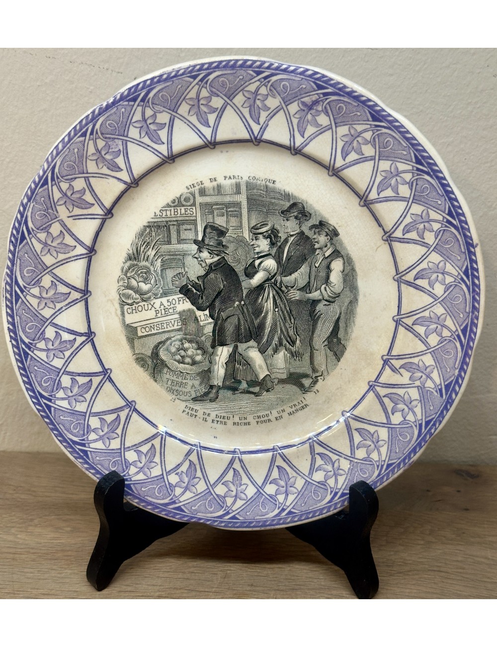 Plate / Decorative plate / Assiete parlante - Opaques de Sarreguemines - décor with image in black and white