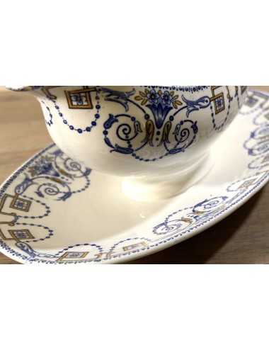 Gravy boat / Sauce bowl - Sarreguémines - décor NAVARRE executed in yellow/gold and blue