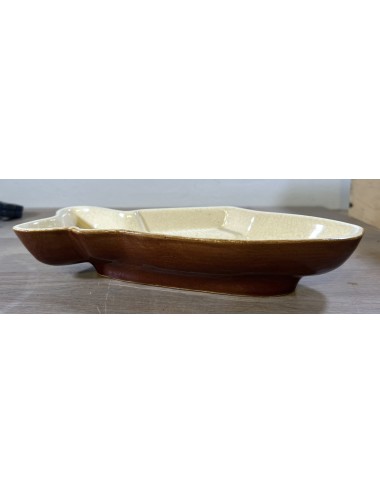 Puddingvorm - kleiner model - ongemerkt (waarschijnljk Villeroy & Boch) - uitgevoerd in bruin keramiek