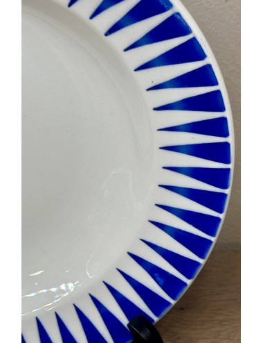 Deep plate / Soup plate / Pasta plate - Boch - décor along the edge of royal blue elongated triangles