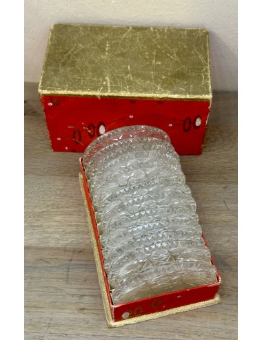 12x glazen onderzetter - in rood-goudkleur doos