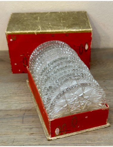 12x glazen onderzetter - in rood-goudkleur doos
