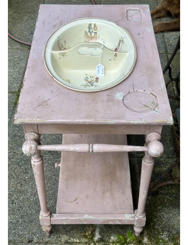 Infant / Baby bathtub with partition in pink painted wooden cabinet