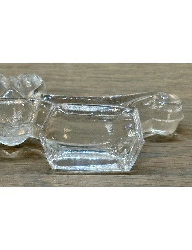 Knife rest - oblong, rectangular, model made of glass - double deposit