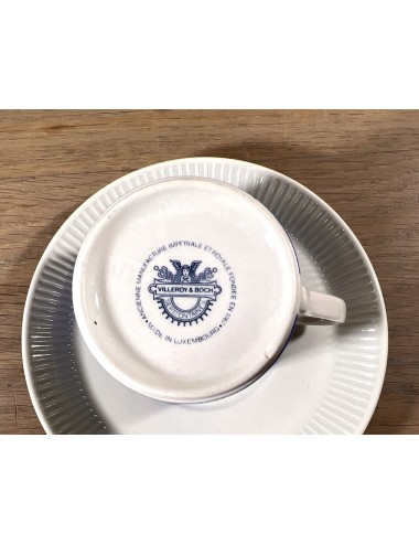 Kop met schotel - klein, porselein, model voor mokka / espresso - Villeroy & Boch - gedecoreerd met bloemen