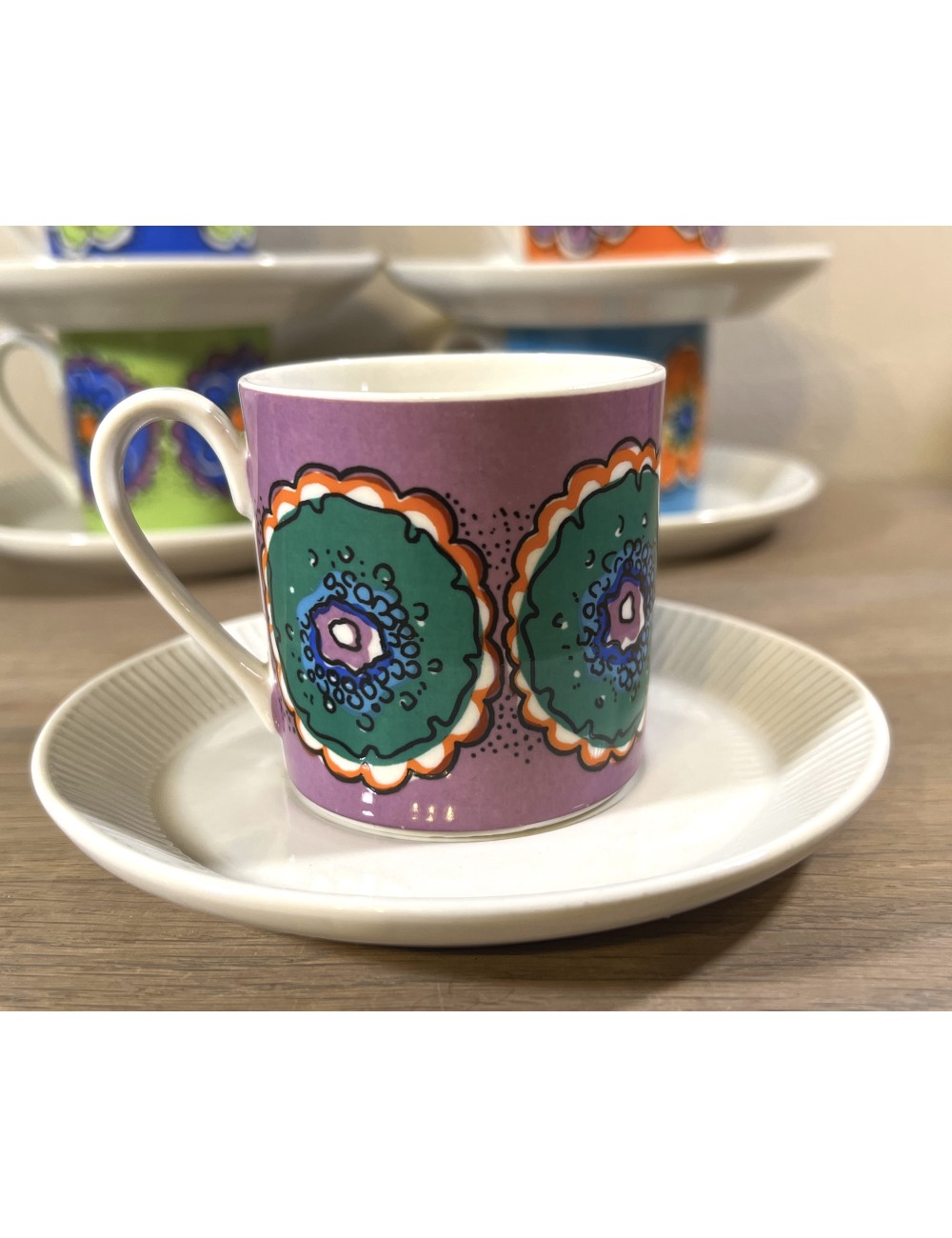 Kop met schotel - klein, porselein, model voor mokka / espresso - Villeroy & Boch - gedecoreerd met bloemen