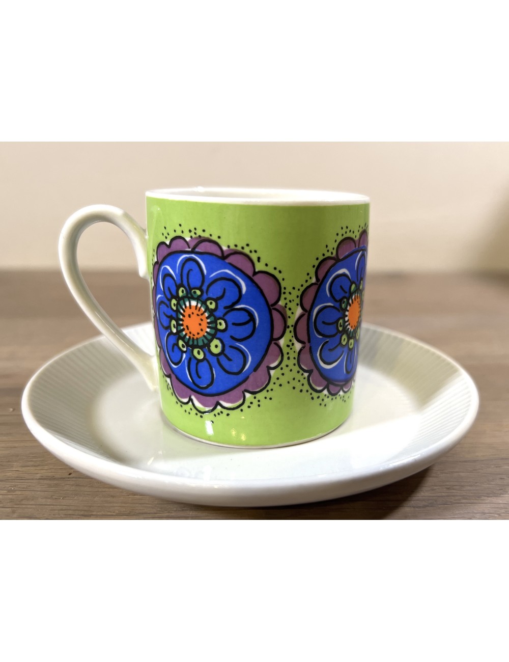 Kop met schotel - klein, porselein, model voor mokka / espresso - Villeroy & Boch - gedecoreerd met bloemen