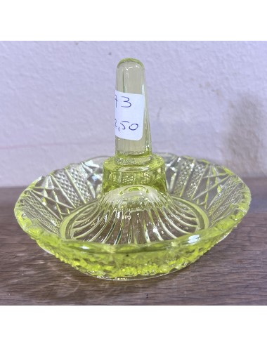 Ringstand - deel van een kaptafelset - uitgevoerd in uraniumglas/Annagroen glas