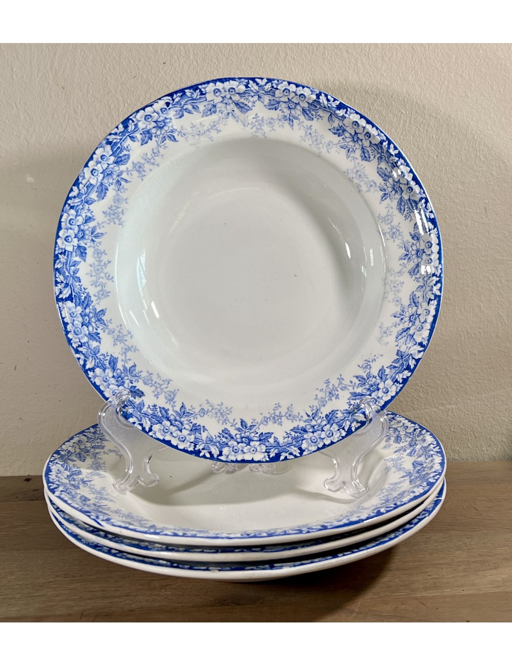 Deep plate / Soup plate / Pasta plate - Societe Ceramique Maestricht - décor FERNANDE executed in bright blue color