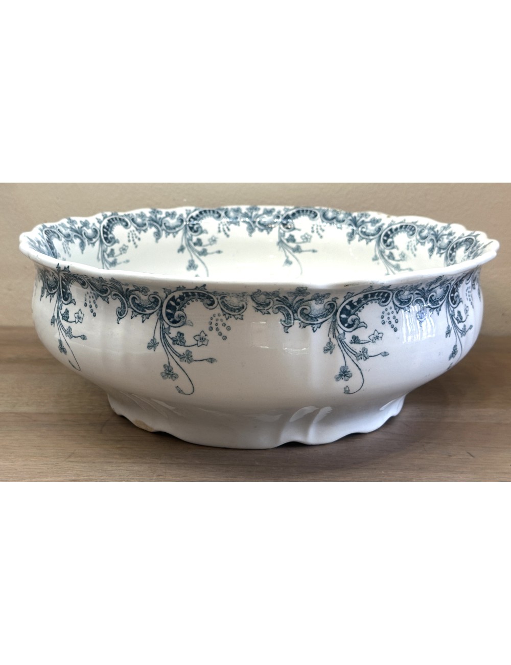 Salad bowl / Potato bowl - Saint Amand Hamage - décor BYZANTIN executed in petrol blue