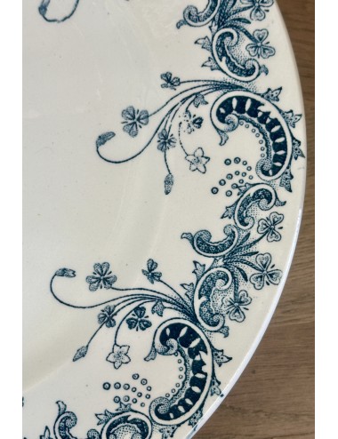 Tazza / Presentation dish - Saint Amand Hamage - décor BYZANTIN executed in petrol blue