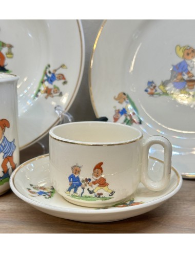 Breakfast set / Dinner set - 5 piece children's dinner set - unmarked but very likely Petrus Regout - décor with gnomes