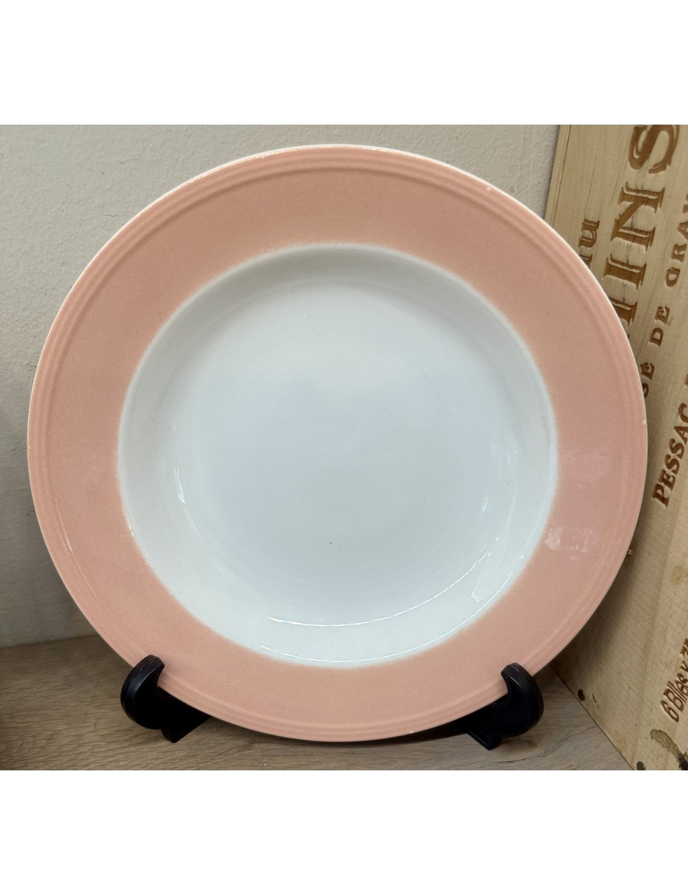 Deep plate / Soup plate / Pasta plate - Boch - décor with a green pastel rim