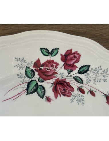 Deep plate / Soup plate / Pasta plate - Boch - décor with wine red roses and curved rim