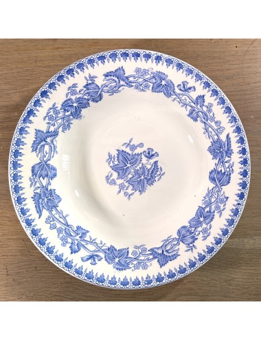 Deep plate / Soup plate / Pasta plate - Societe Ceramique Maestricht - décor GERANIUM executed in blue