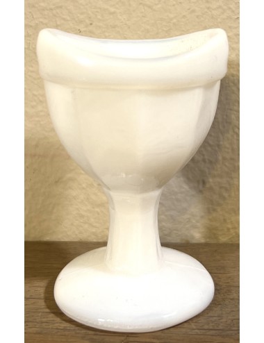 Eye bath - 8-angle milk glass model on foot - no 14?2