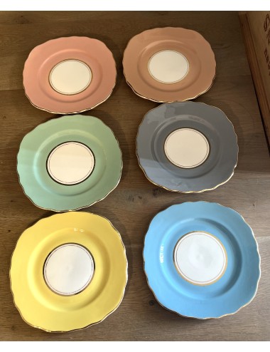 Set van 6 gebaksborden - vierkant model - Colclough Bone China - uitgevoerd in verschillende pastelkleuren