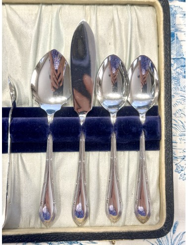 Coffee spoons / Teaspoons plus sugar tongs, sugar spoon and butter knife - 9-piece set