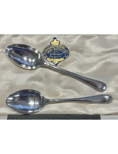 Coffee spoons / Teaspoons plus sugar tongs - 7-piece set - in black box