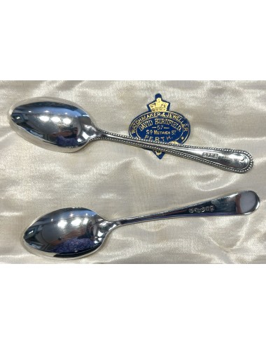 Coffee spoons / Teaspoons plus sugar tongs - 7-piece set - in black box