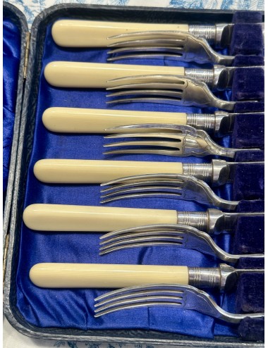 Fish cutlery/ Fish couvert - 6-piece - with cream plastic handle - E.P.N.S blade