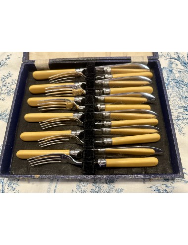 Fish cutlery / Fish Couvert - 6-piece - R&D - with ochre-coloured handle - E.P.N.S blade