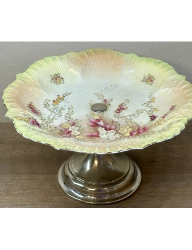 Presentation dish / Biscuit dish - W&R (Wiltshaw&Robinson) - matt décor of flowers and gold colour rim