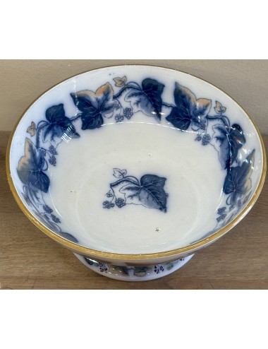 Presentation dish / Bowl - on foot - Davenport - Ivy Wreaths - executed in flowing blue/brown