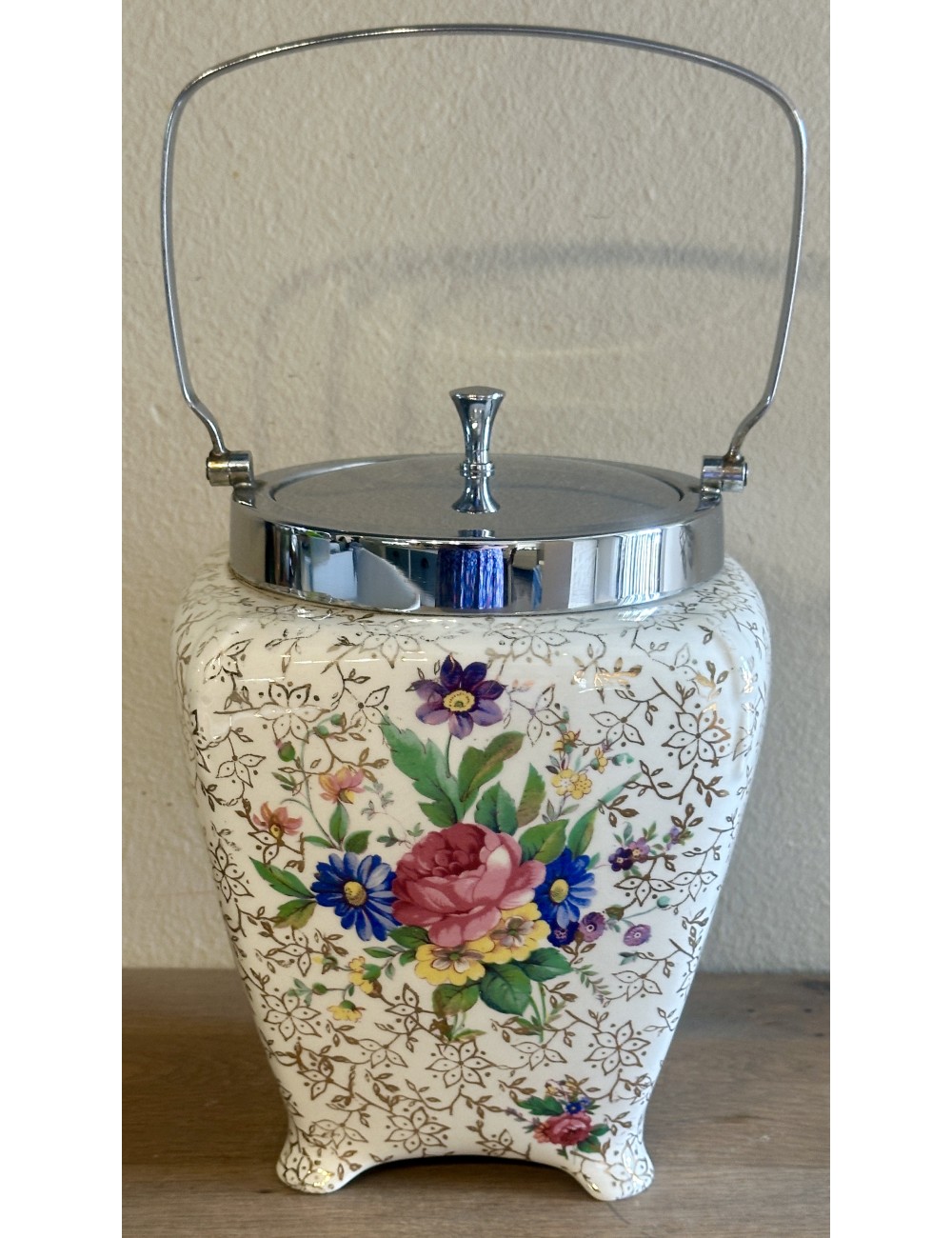 Koekpot / Koekdoos / Cookie Jar - Staffordshire Semi-Porcelain - Midwinter England - uitgevoerd met bloemen en rozen