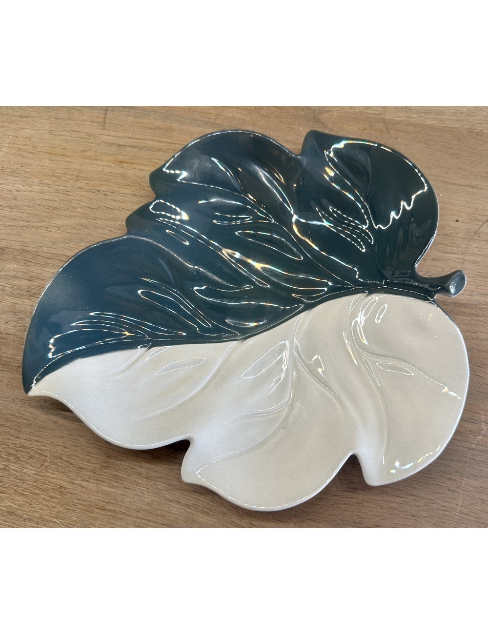 Bonbon dish / Biscuit dish - Carlton Ware Handpainted - executed in two colours, half grey, half cream