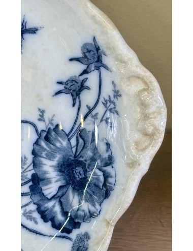 Presentation dish - low model - Nimy-Mouzin LeCat - décor with bird between flowers in flowing blue