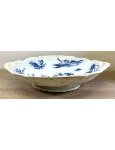 Presentation dish - low model - Nimy-Mouzin LeCat - décor with bird between flowers in flowing blue