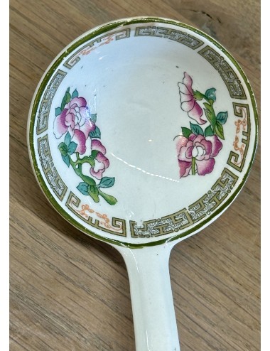 Sauce spoon - unmarked but probably Myott, Son&Co Ltd. - décor INDIAN TREE