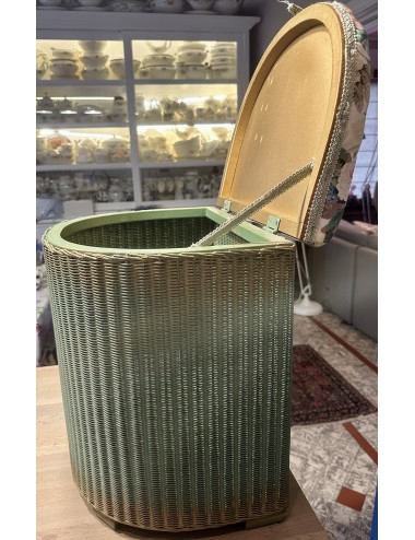 Laundry basket / Laundry Basket - Lloyd Loom - in green - lid with rose upholstery