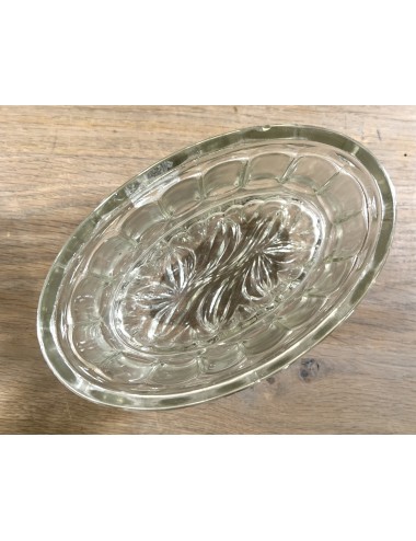 Pudding Mould / Jello-Mould - oval glass model with kind of swirled bottom