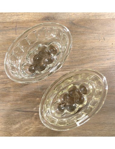 Pudding Mould / Jello-Mould - oval glass model with circles/bumps in the bottom